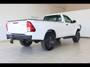 Toyota Hilux 2.4GD-6 single cab 4x4 Raider manual - Image 2