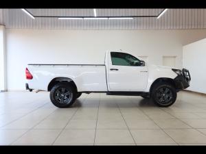 Toyota Hilux 2.4GD-6 single cab 4x4 Raider manual - Image 3