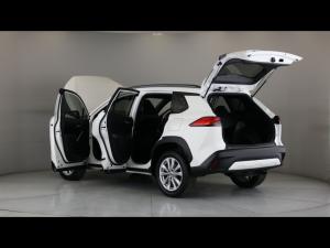 Toyota Corolla Cross 1.8 Hybrid XS - Image 25