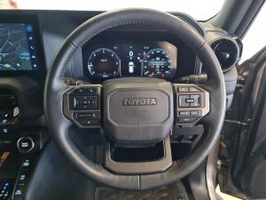 Toyota Land Cruiser Prado 2.8GD VX-R - Image 8