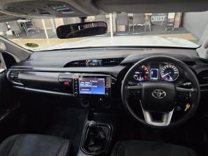 Toyota Hilux 2.4 GD-6 Raider 4X4 automaticD/C - Image 6