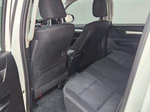 Toyota Hilux 2.4 GD-6 Raider 4X4 automaticD/C - Image 9