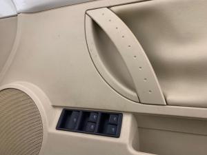 Volkswagen Beetle 2.0 Cabriolet - Image 10