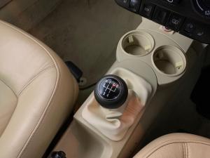 Volkswagen Beetle 2.0 Cabriolet - Image 15