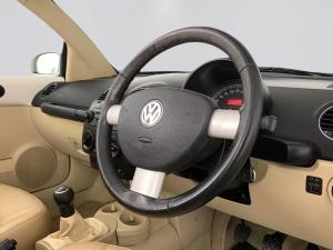 Volkswagen Beetle 2.0 Cabriolet - Image 16