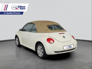 Volkswagen Beetle 2.0 Cabriolet - Image 3