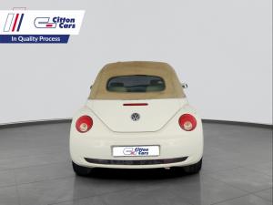 Volkswagen Beetle 2.0 Cabriolet - Image 4