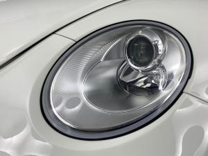 Volkswagen Beetle 2.0 Cabriolet - Image 6
