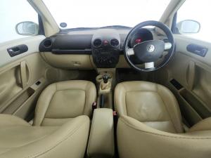 Volkswagen Beetle 2.0 Cabriolet - Image 8