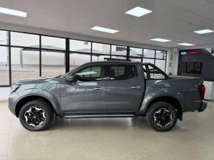 Nissan Navara 2.5DDTI LE/LE Plus 4X4 automatic D/C - Image 3