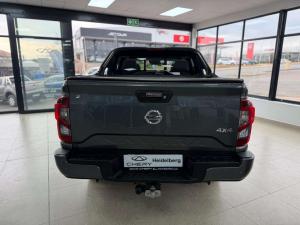 Nissan Navara 2.5DDTI LE/LE Plus 4X4 automatic D/C - Image 4