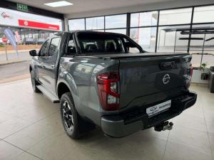 Nissan Navara 2.5DDTI LE/LE Plus 4X4 automatic D/C - Image 7