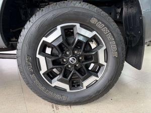 Nissan Navara 2.5DDTI LE/LE Plus 4X4 automatic D/C - Image 9