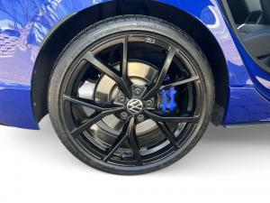 Volkswagen Golf R - Image 16