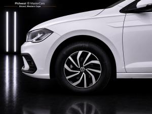 Volkswagen Polo hatch 1.0TSI - Image 21