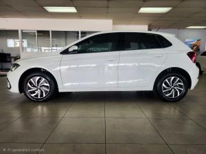Volkswagen Polo hatch 1.0TSI Life auto - Image 2