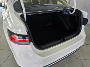 Volkswagen Polo sedan 1.6 Life auto - Image 9