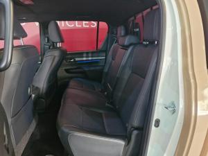 Toyota Hilux 2.8GD-6 double cab Legend auto - Image 11