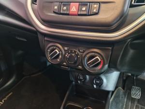 Toyota Vitz 1.0 XR manual - Image 18