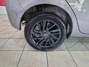 Toyota Vitz 1.0 XR manual - Image 9