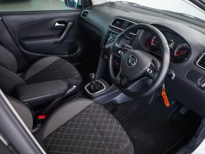 Volkswagen Polo Vivo hatch 1.6 Style - Image 12