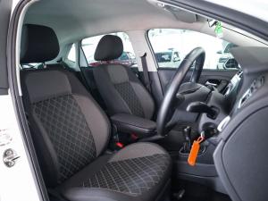 Volkswagen Polo Vivo hatch 1.6 Style - Image 14