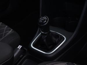 Volkswagen Polo Vivo hatch 1.6 Style - Image 21