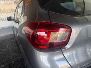 Renault Kwid 1.0 10 Anniversary Edition auto - Image 11
