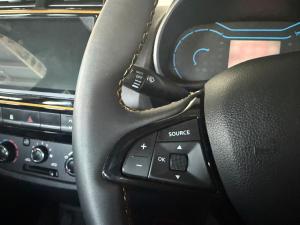 Renault Kwid 1.0 10 Anniversary Edition auto - Image 17