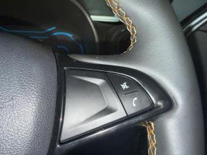 Renault Kwid 1.0 10 Anniversary Edition auto - Image 18