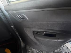 Renault Kwid 1.0 10 Anniversary Edition auto - Image 28