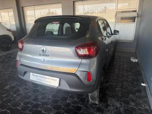 Renault Kwid 1.0 10 Anniversary Edition auto - Image 9