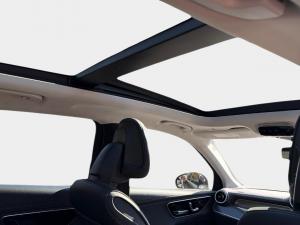 Mercedes-Benz GLC GLC300d 4Matic Avantgarde - Image 11