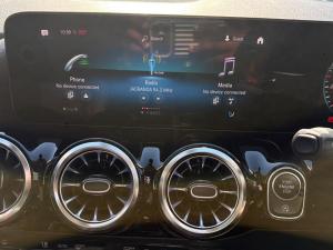 Mercedes-Benz GLA GLA200d Progressive - Image 11
