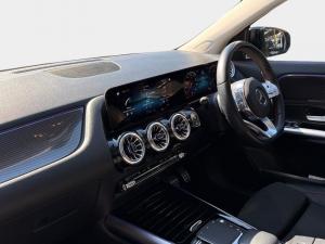 Mercedes-Benz GLA GLA200d Progressive - Image 18