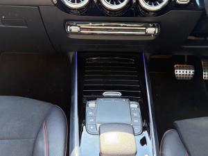 Mercedes-Benz GLA GLA200d Progressive - Image 9