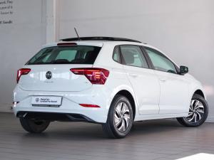 Volkswagen Polo hatch 1.0TSI Life manual - Image 5