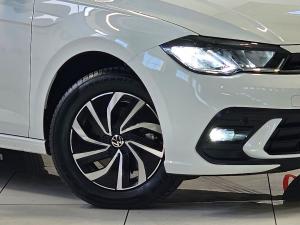 Volkswagen Polo hatch 1.0TSI Life auto - Image 3