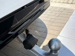 Land Rover Defender 110 D350 X-Dynamic HSE - Image 10