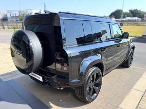 Land Rover Defender 110 D350 X-Dynamic HSE - Image 11