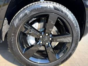 Land Rover Defender 110 D350 X-Dynamic HSE - Image 14