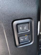Land Rover Defender 110 D350 X-Dynamic HSE - Image 29