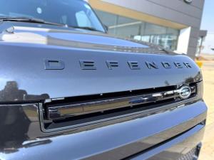 Land Rover Defender 110 D350 X-Dynamic HSE - Image 4