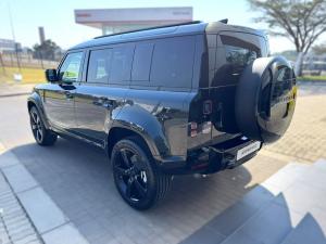 Land Rover Defender 110 D350 X-Dynamic HSE - Image 7