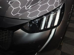 Peugeot 208 1.2T GT - Image 12