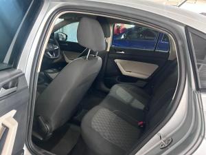 Volkswagen Polo sedan 1.6 manual - Image 10