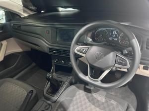 Volkswagen Polo sedan 1.6 manual - Image 13