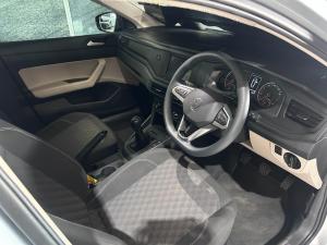 Volkswagen Polo sedan 1.6 manual - Image 15