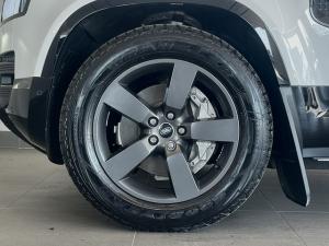 Land Rover Defender 110 D350 X-Dynamic HSE - Image 10