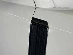 Land Rover Defender 110 D350 X-Dynamic HSE - Image 13